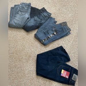 Men’s 4 pair jeans Izod baileys point 32x30